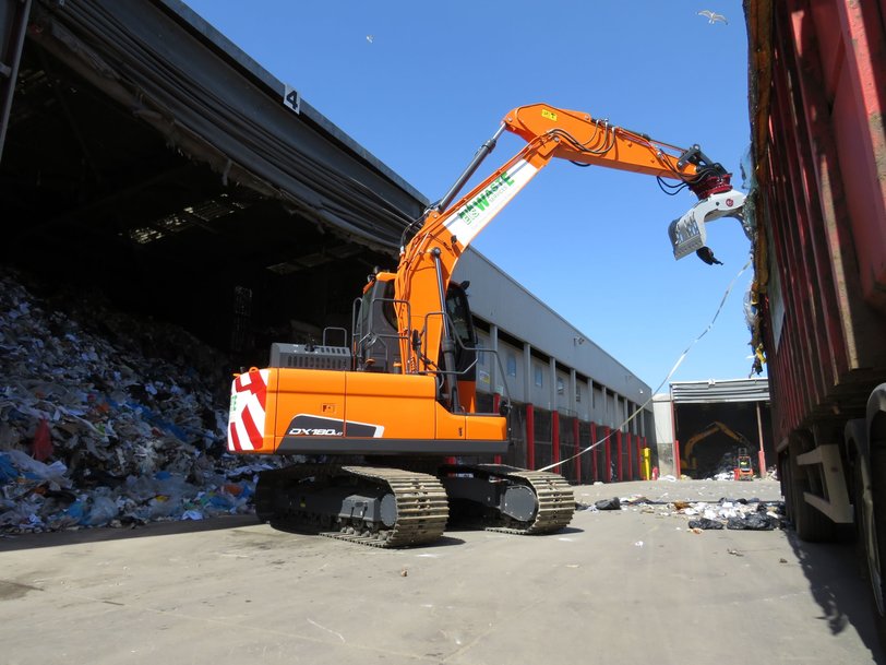 New Doosan Excavators at EIS Waste Services